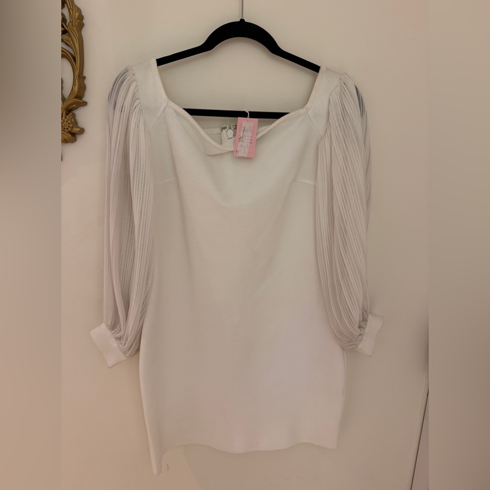 NWT White mini Dress with puff sleeves